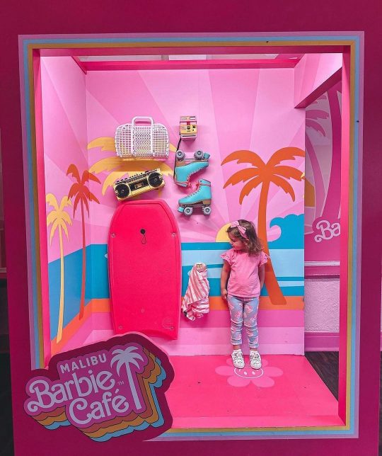 Malibu Barbie Cafe